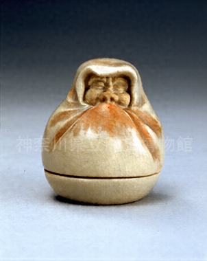 色絵達磨形香合