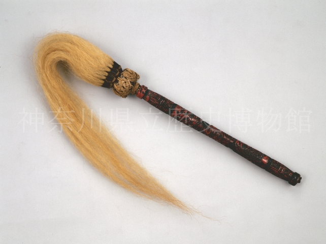 �������q