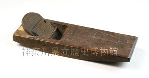 �}���K���i�i����j