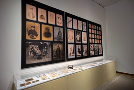 愛知県美術館　企画展「近代日本の視覚開化 明治－呼応し合う西洋と日本のイメージ」の展示風景 5